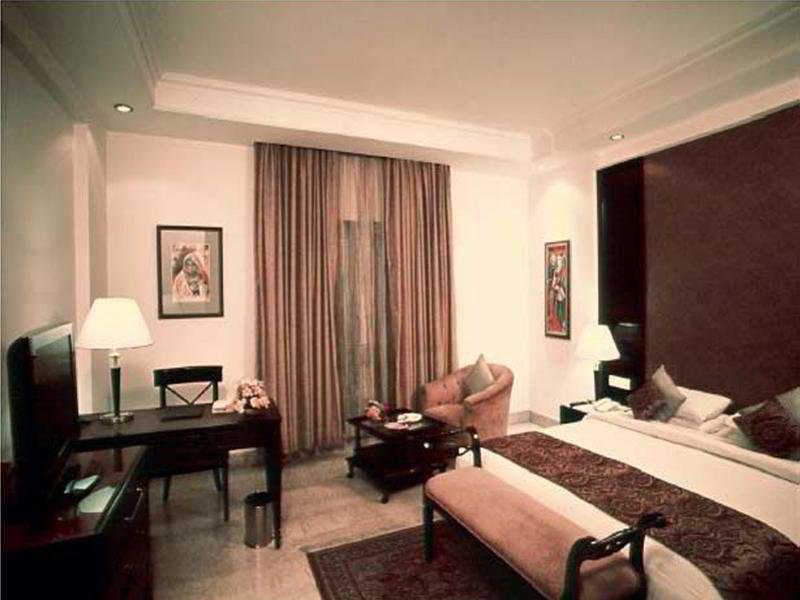 V Sarovar Portico Mi Road Hotel Jaipur