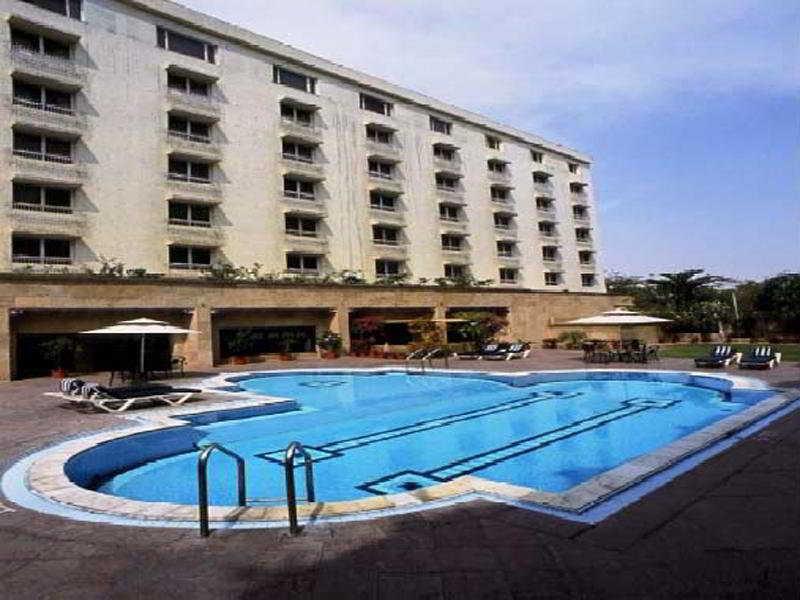 V Sarovar Portico Mi Road