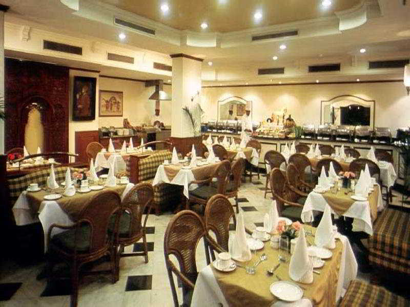 V Sarovar Portico Mi Road 4*