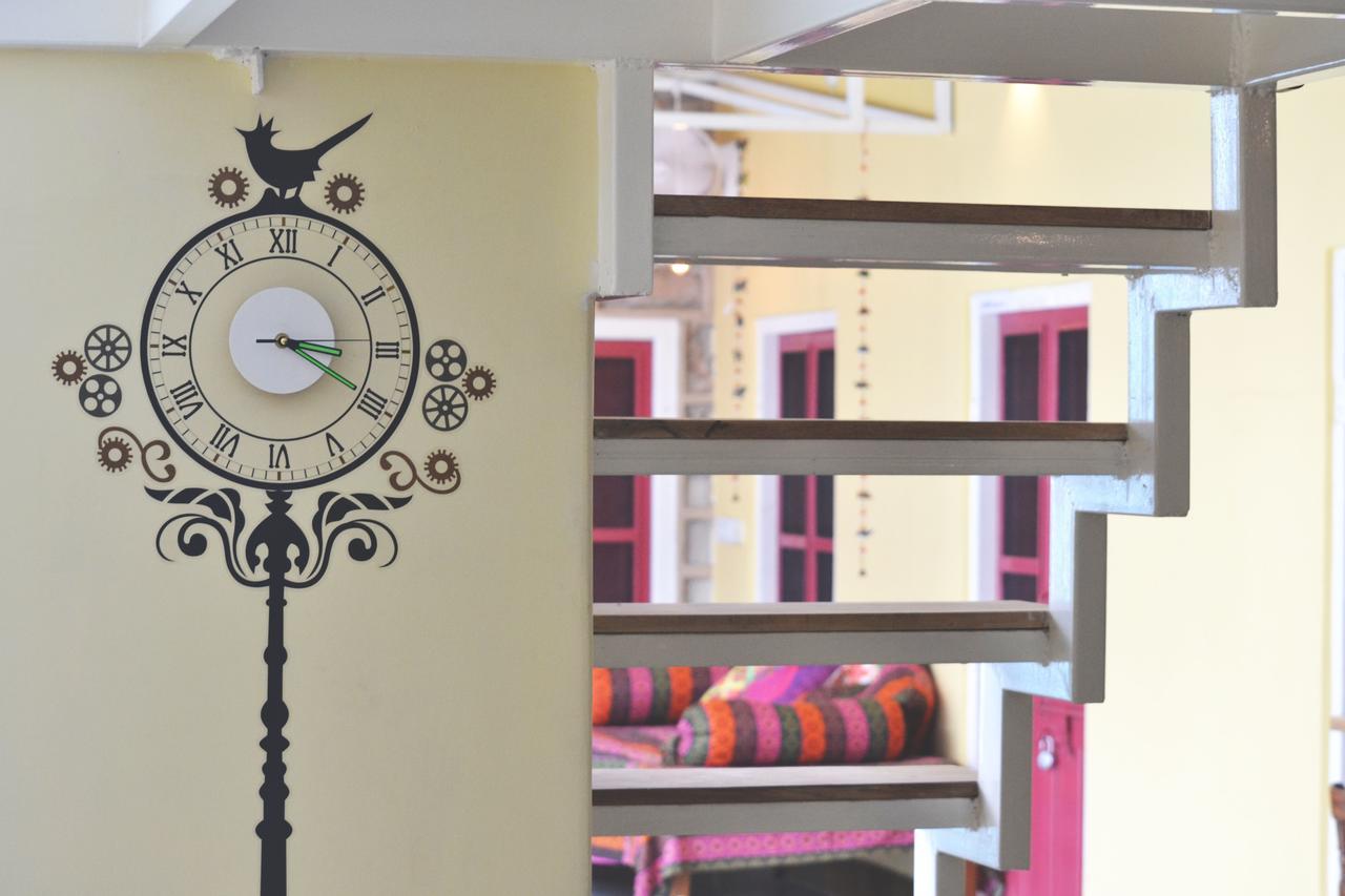 Jantar Hostel *
