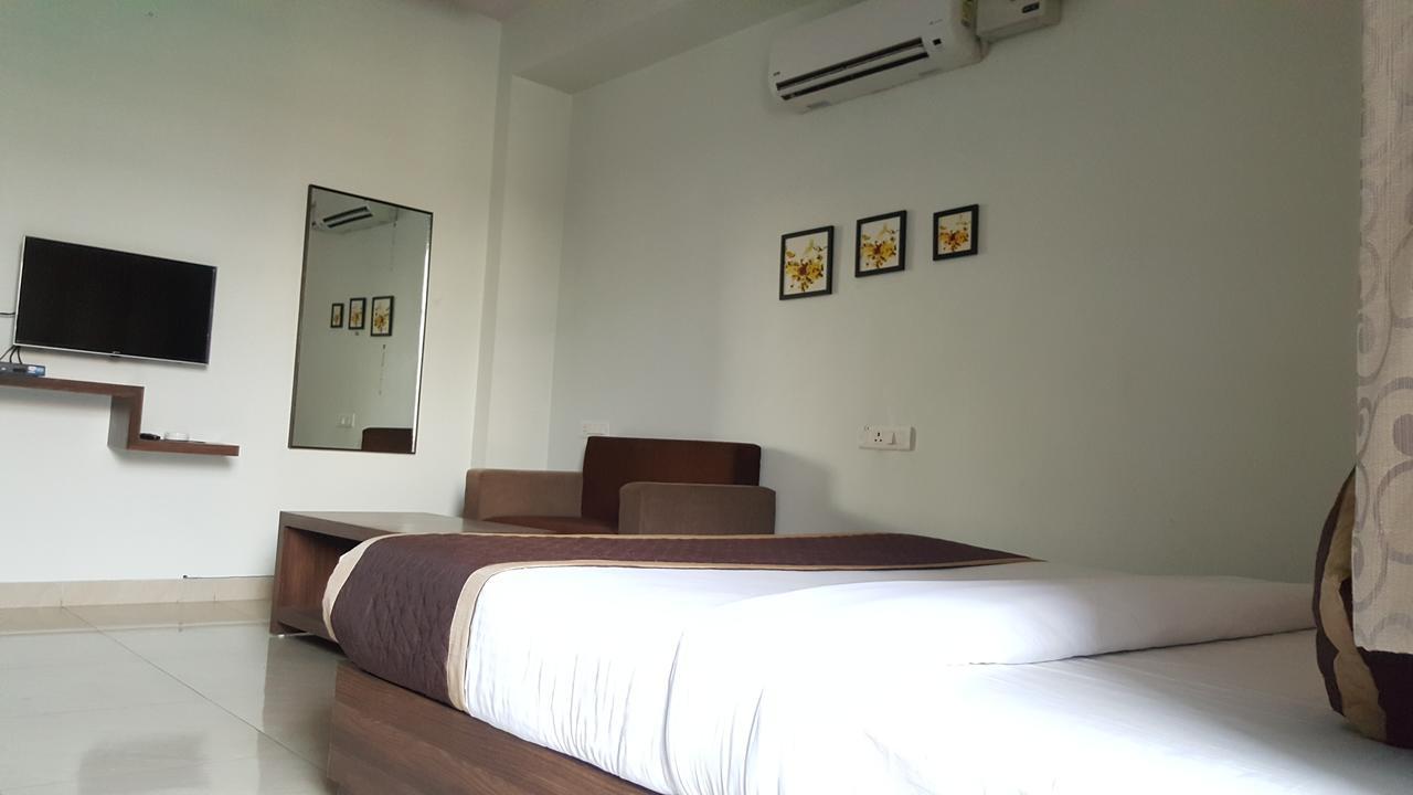 Oyo 6697 Lemon Hotel 2*