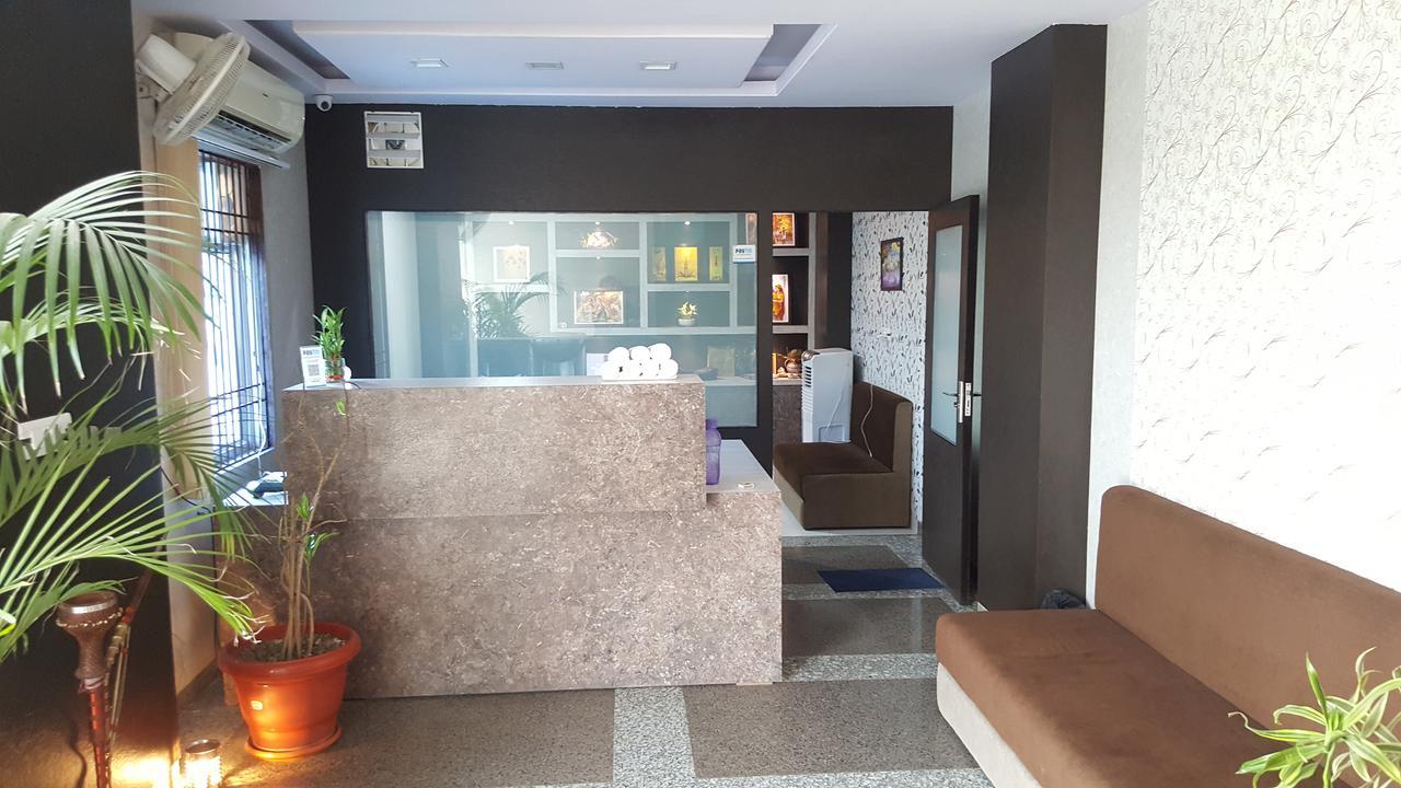 Oyo 6697 Lemon Hotel