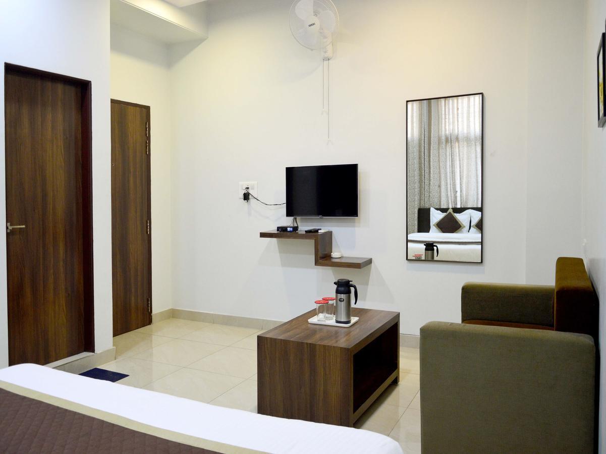 Hotel Oyo 6697 Lemon 2*