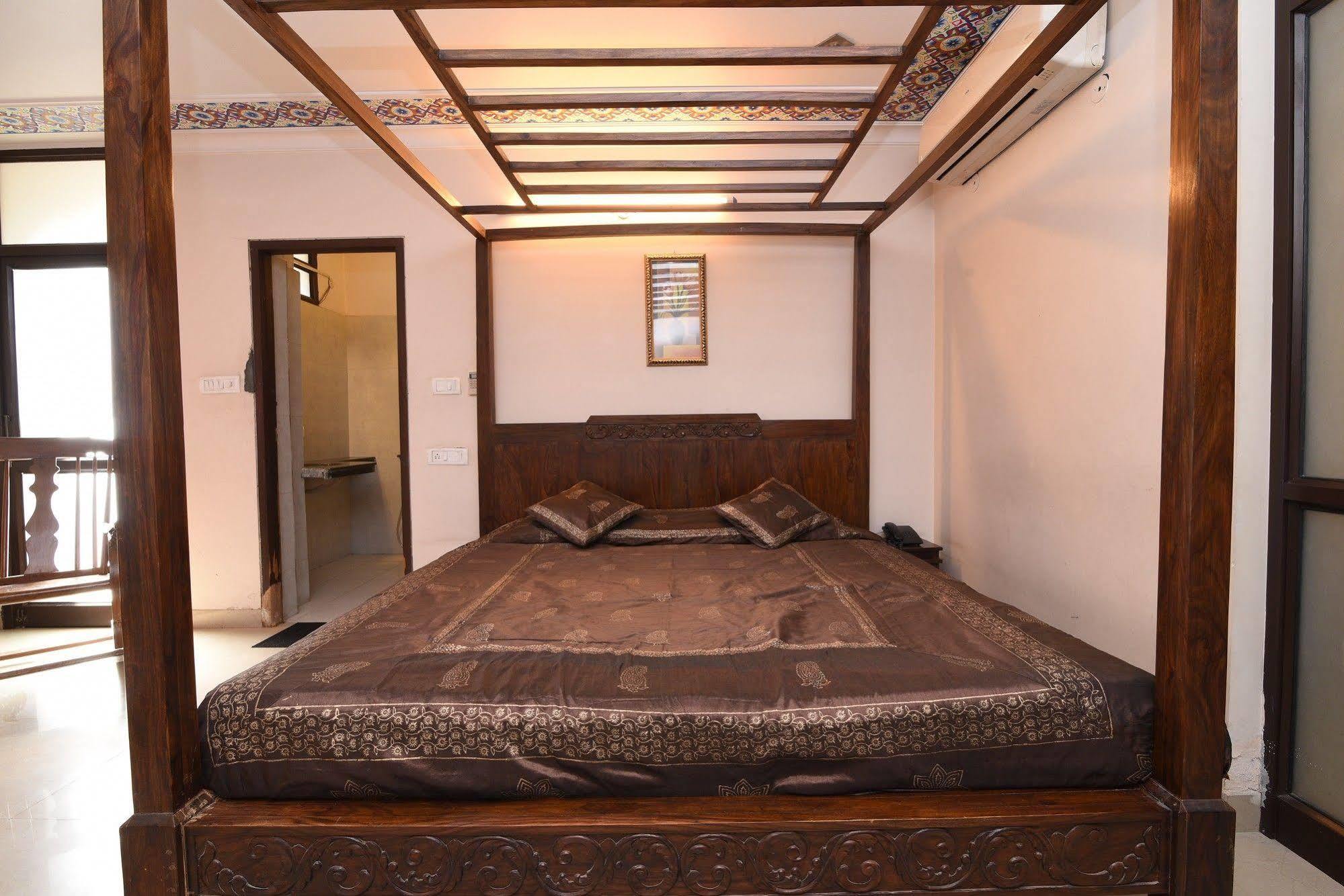Bed & Breakfast Maya Niwas Jaipur