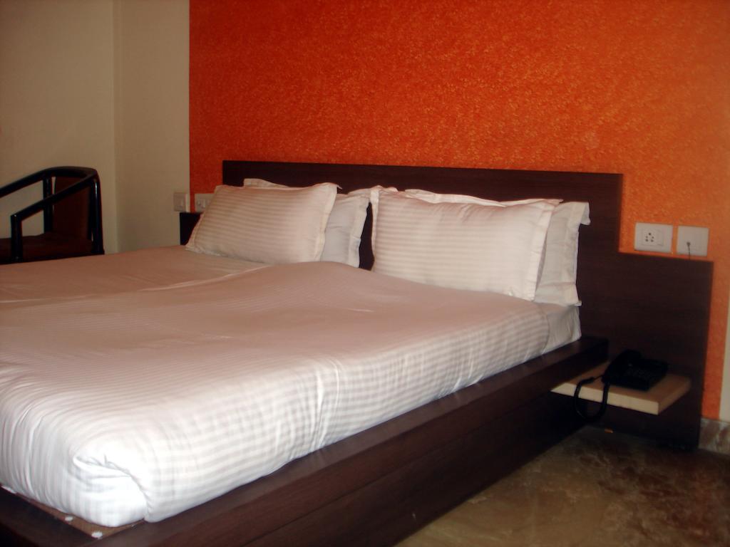 Shivam Paradise Hotel