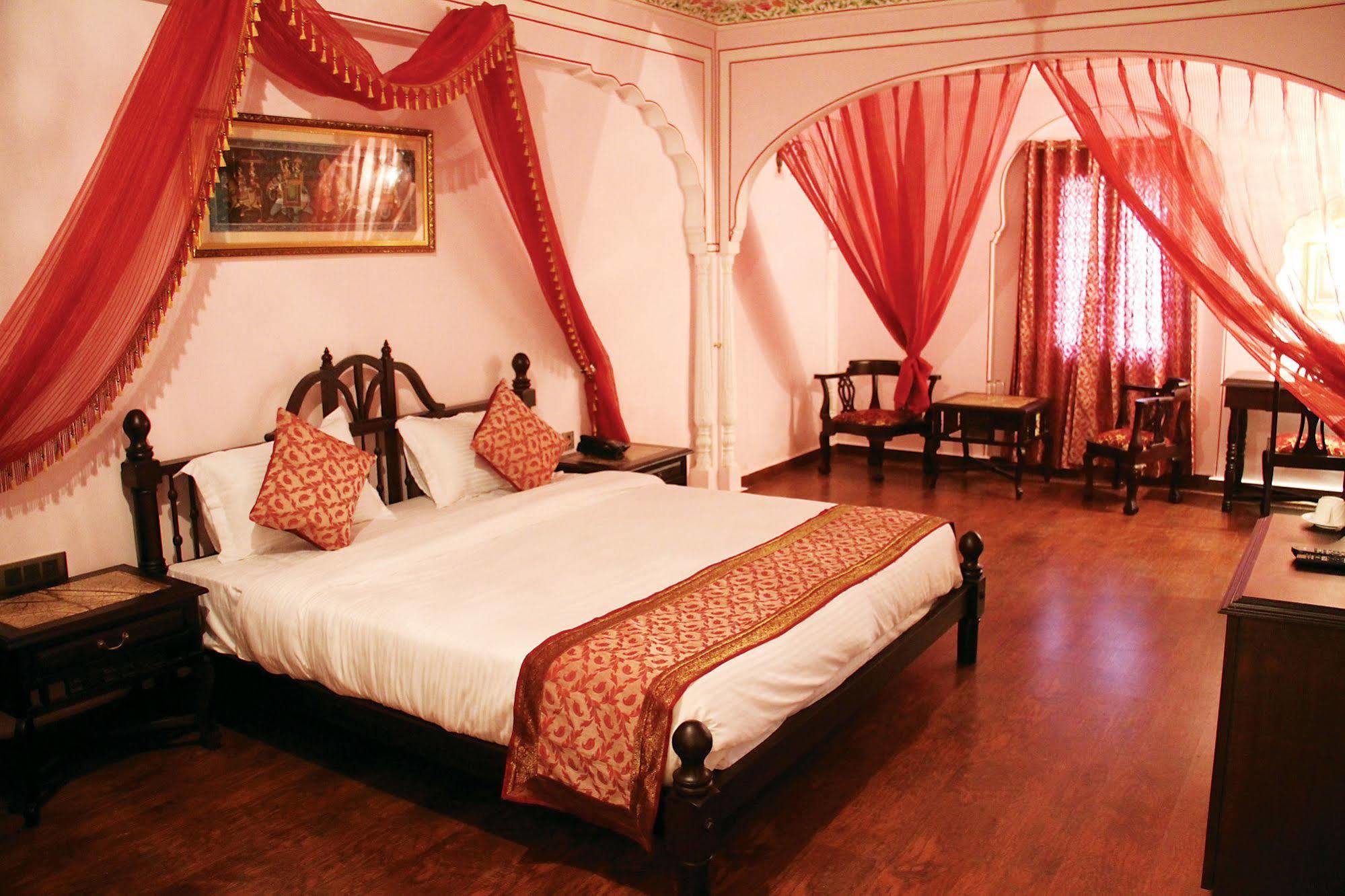Welcomheritage Traditional Haveli Hotel 4*