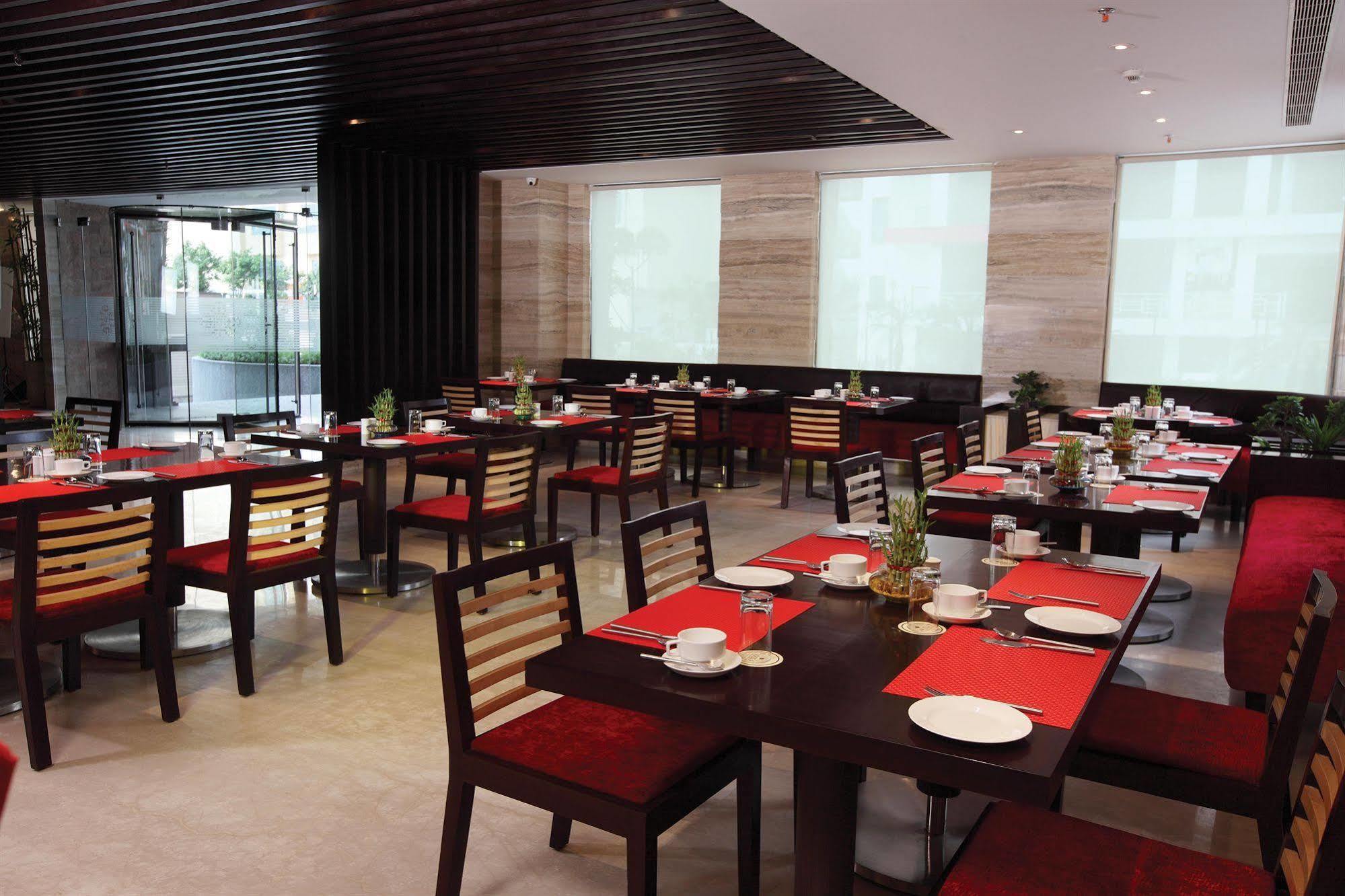 Vrisa Hotel 3*