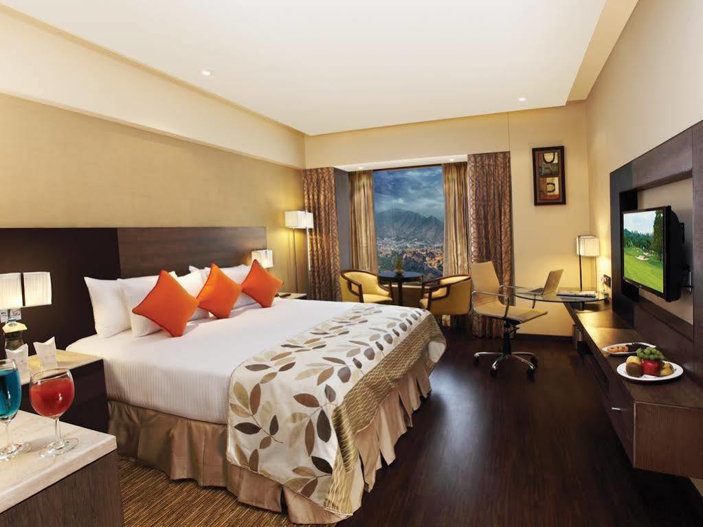 Vrisa Hotel
