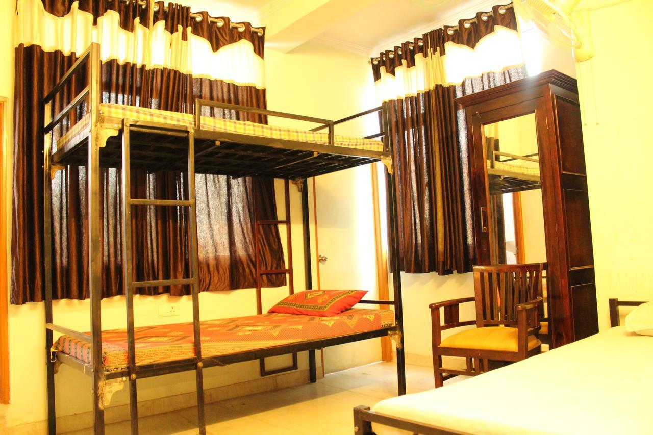 Chit Hotel 2*