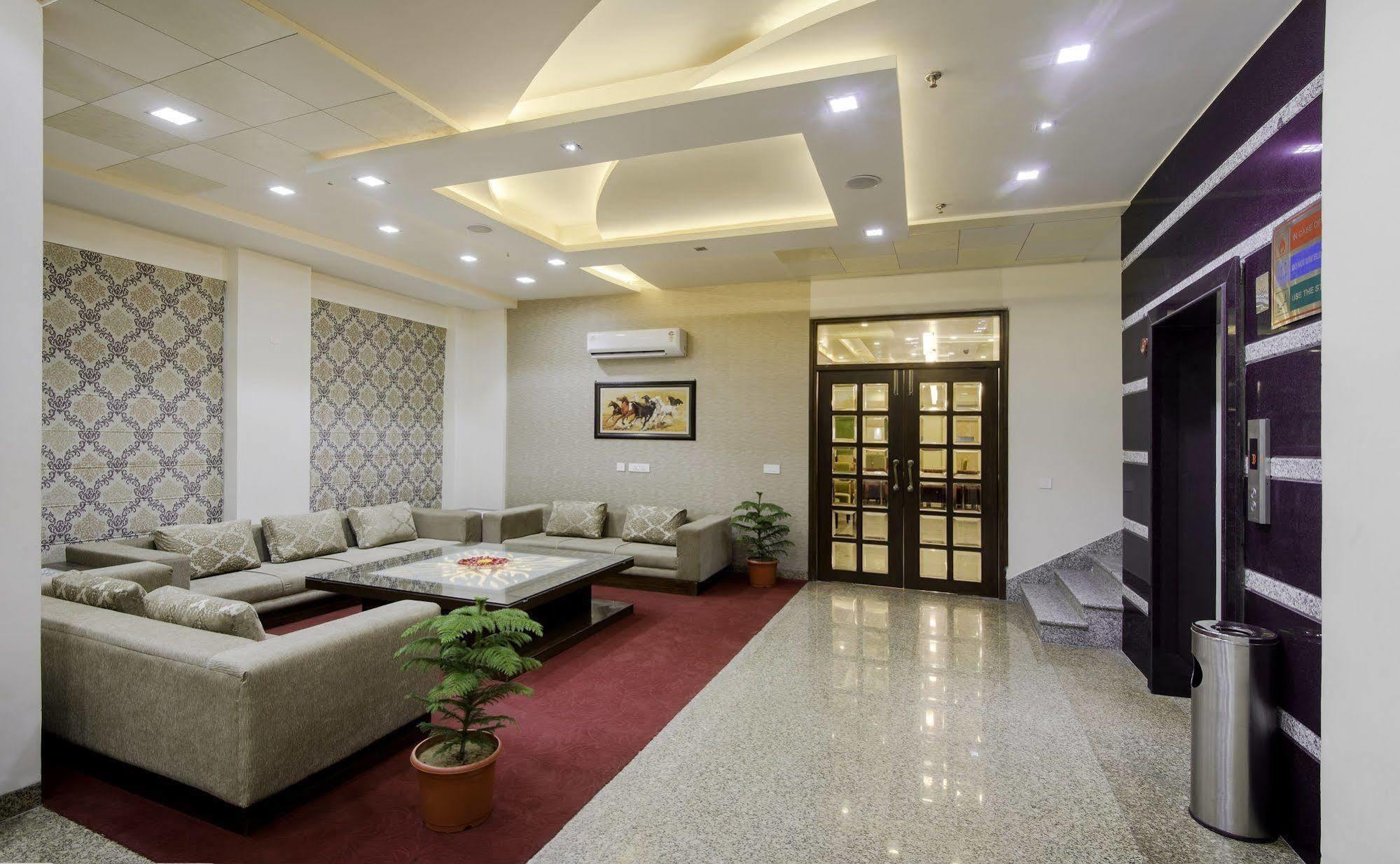 Yash Regency 3*
