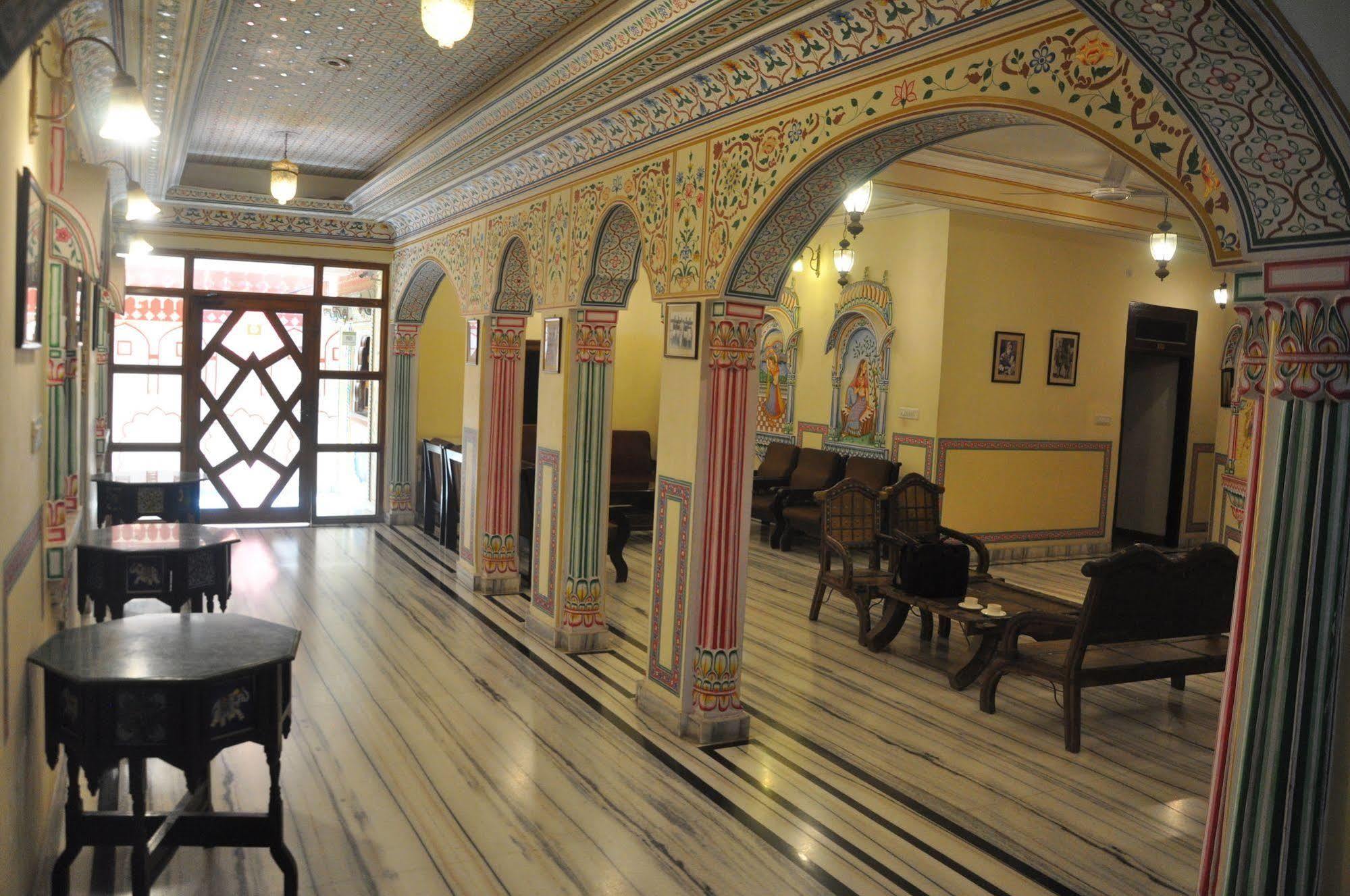Hotel Sajjan Niwas