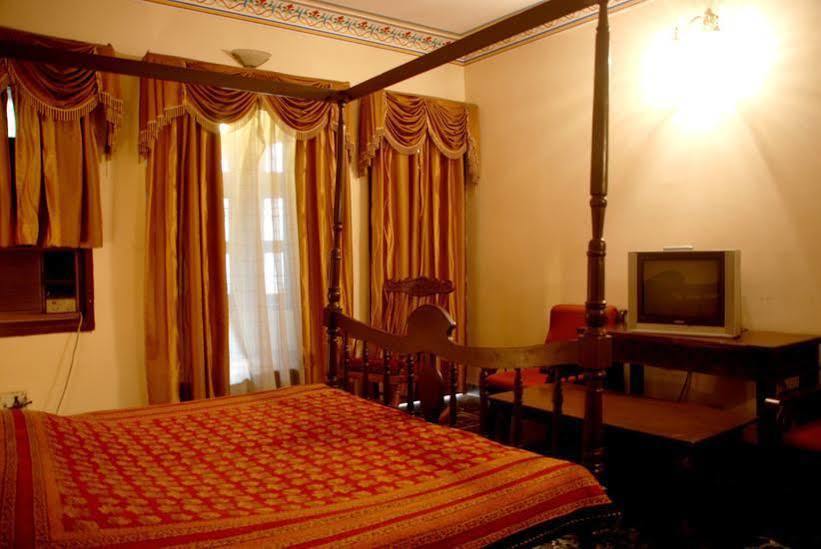 Hotel Sajjan Niwas