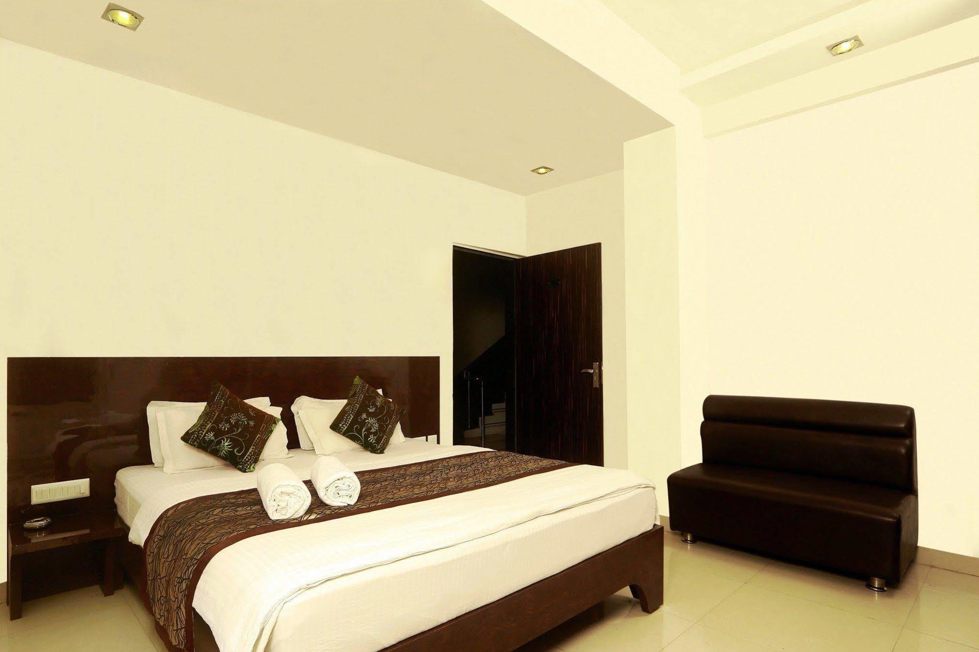Hotel Metropolitan 3*
