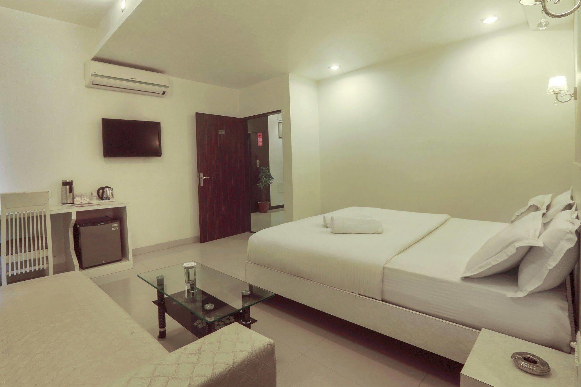 Metropolitan Hotel 3*