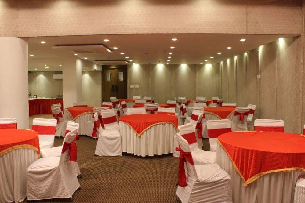 Fabhotel Radiant Star Lalkothi Jaipur