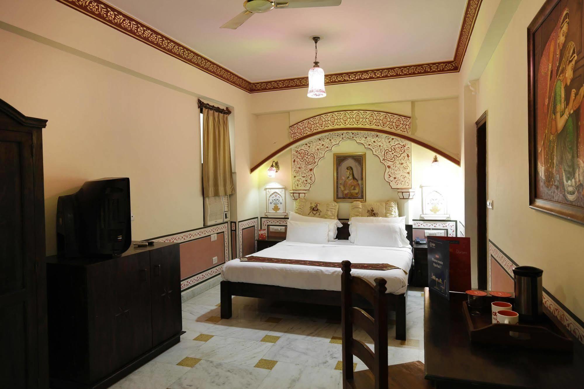 Oyo Heritage Hawa Sadak Hotel
