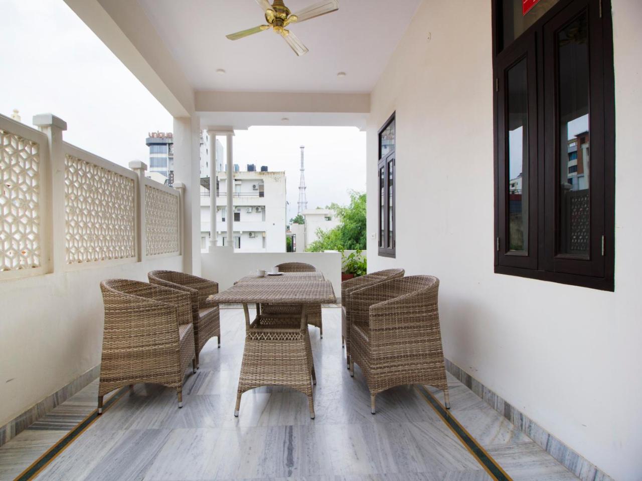 Fabhotel Hotel