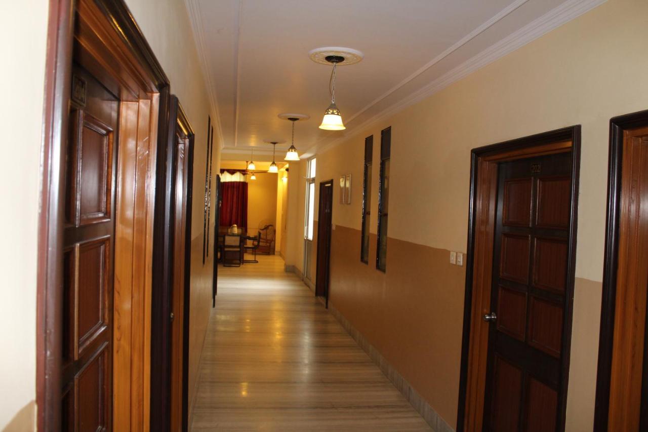 Chit Hotel