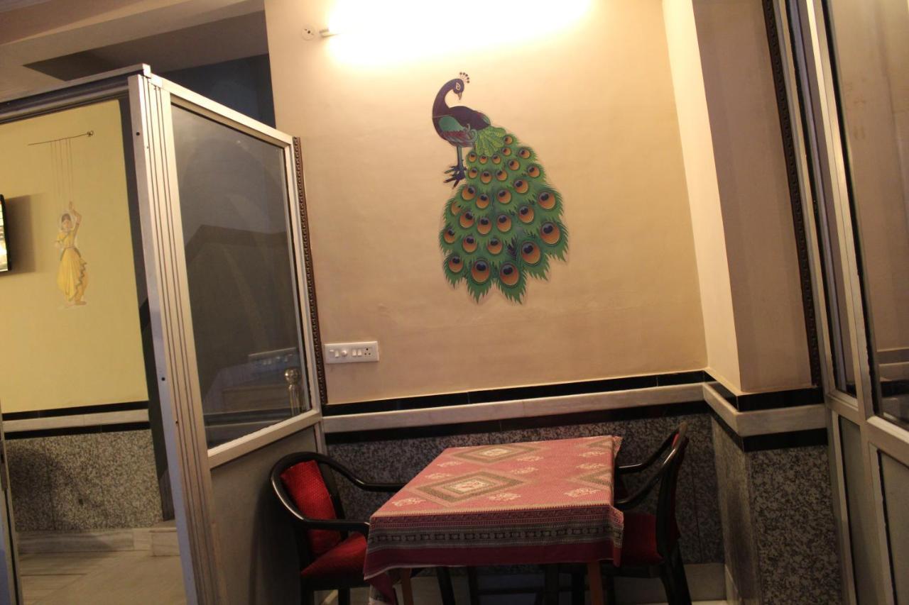 Chit Hotel 2*