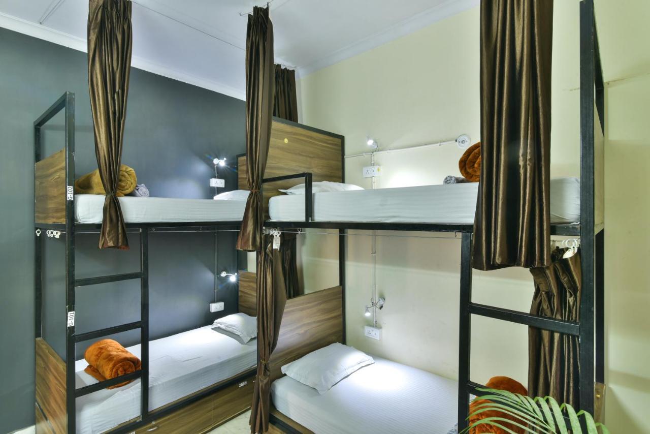 Hoztel Hostel *