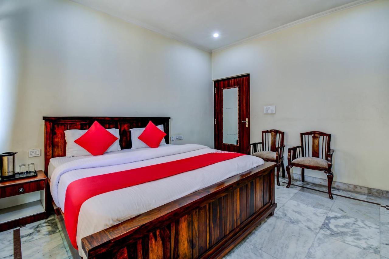 Oyo 22400 Lichana Haveli 3*