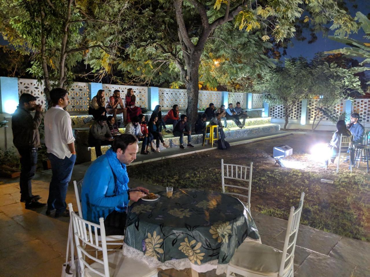 Jantar Hostel