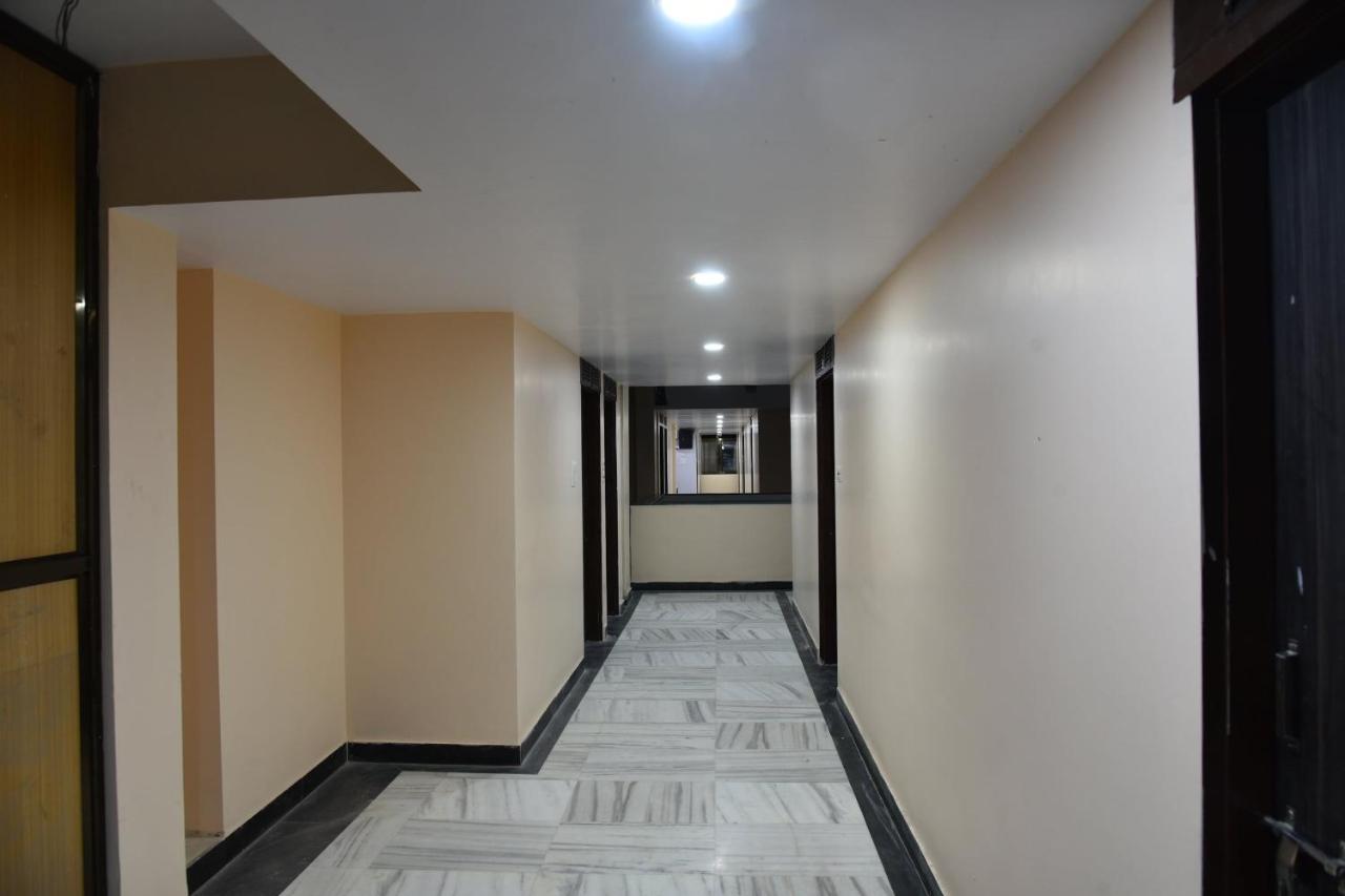 Oyo 28166 Exotica Homes Hotel 3*
