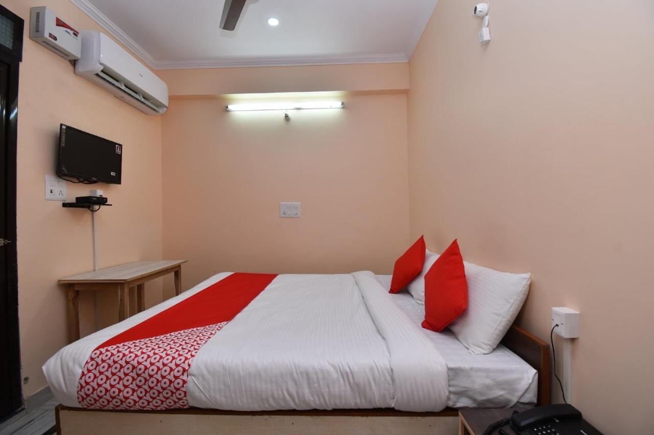 Oyo 28166 Exotica Homes 3*