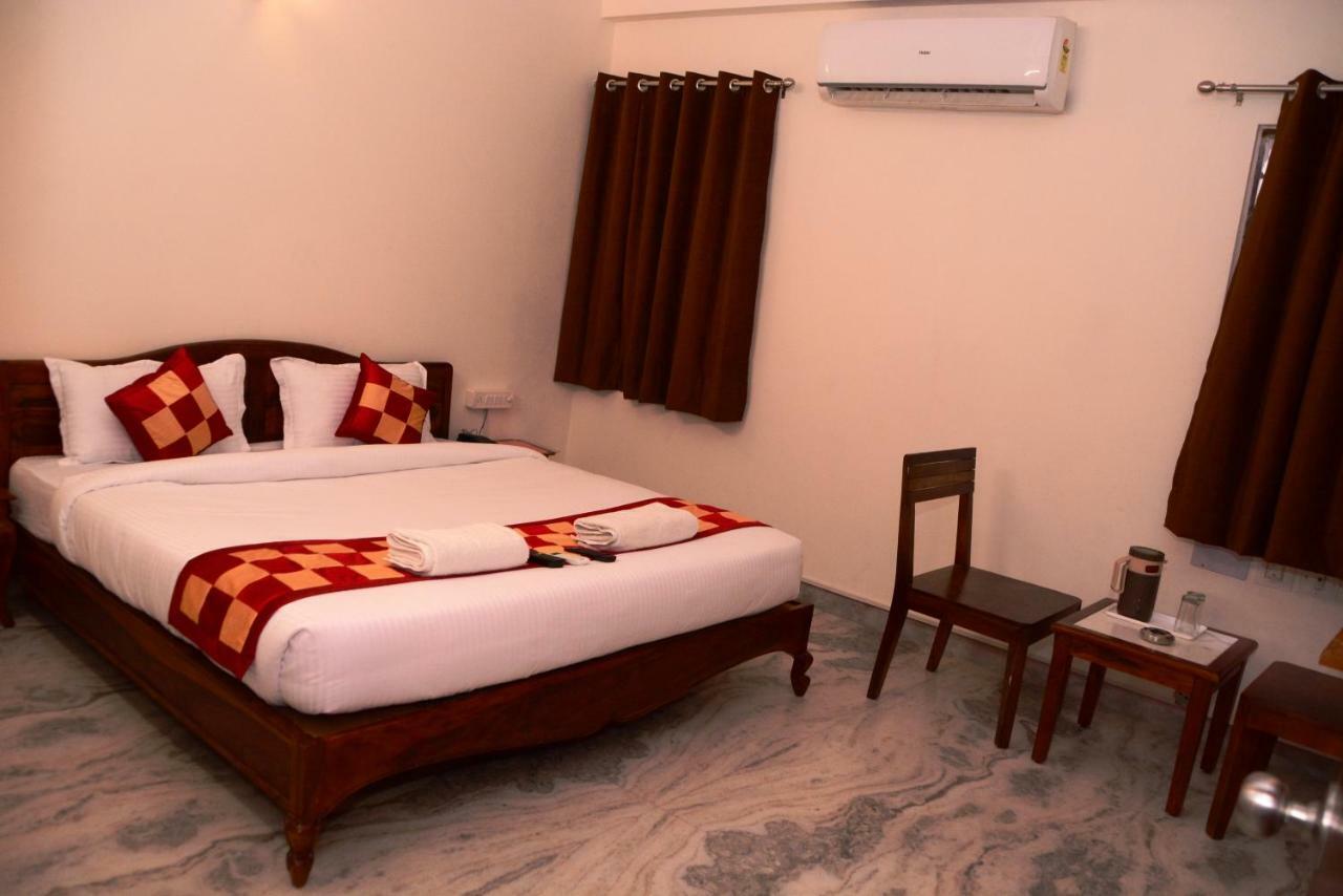 Sugandh Retreat Hotel 3*