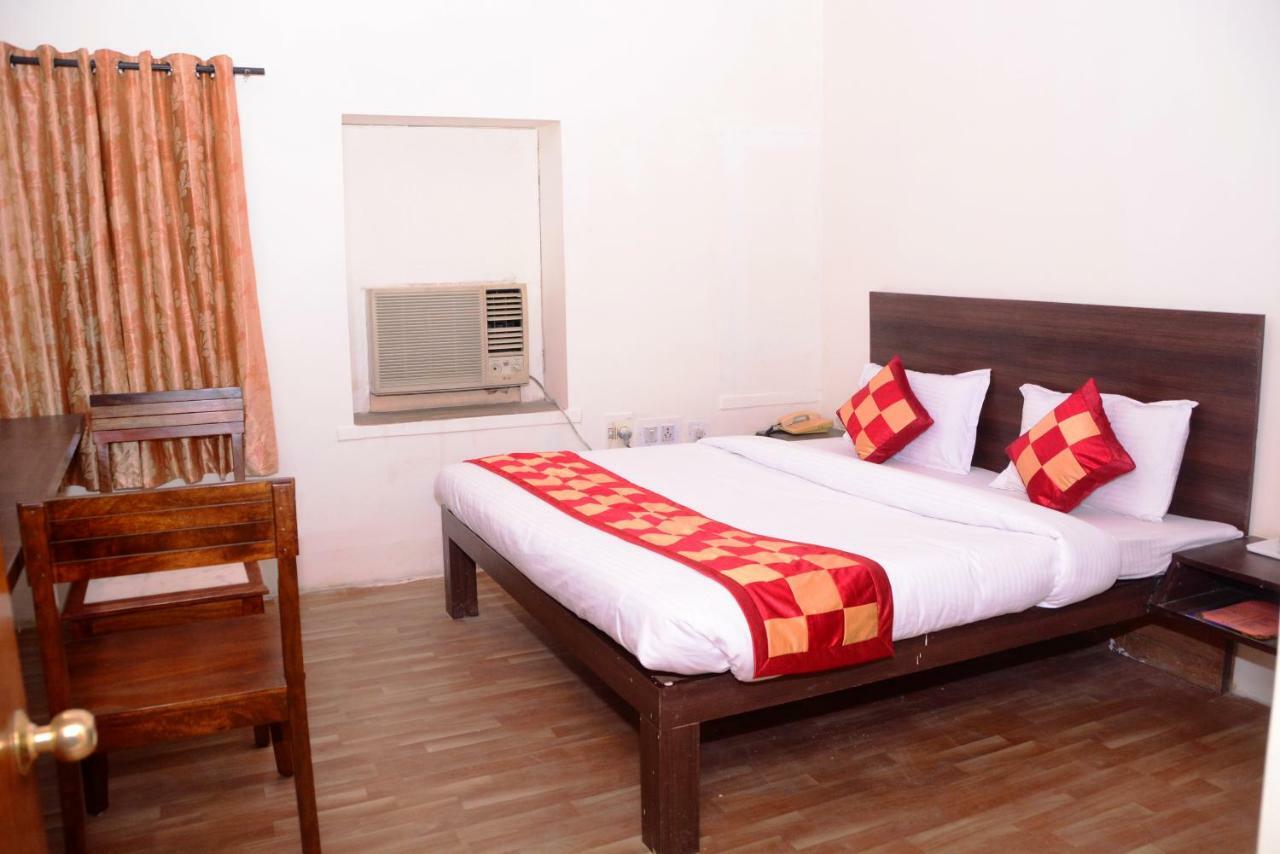 Sugandh Retreat 3*