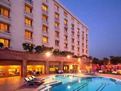 Hotel V Sarovar Portico Mi Road Jaipur