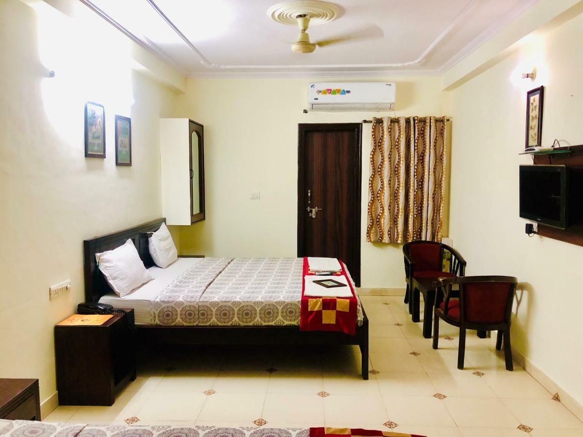 Hotel Classic Near Train Station 3*