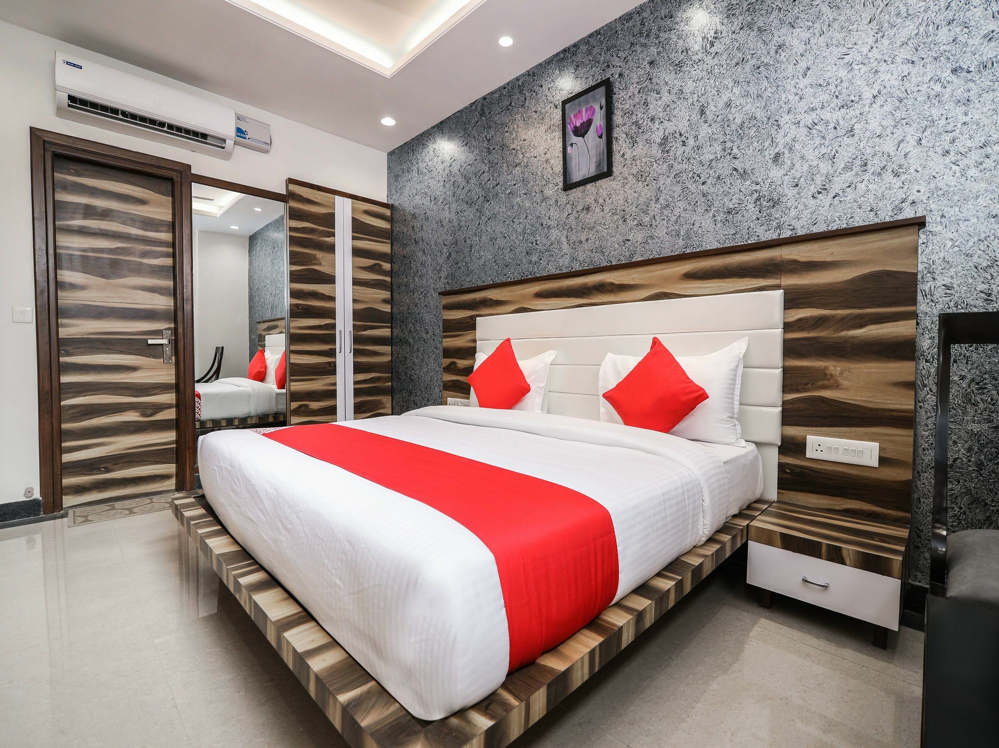 Wind Palace Hotel Jaipur