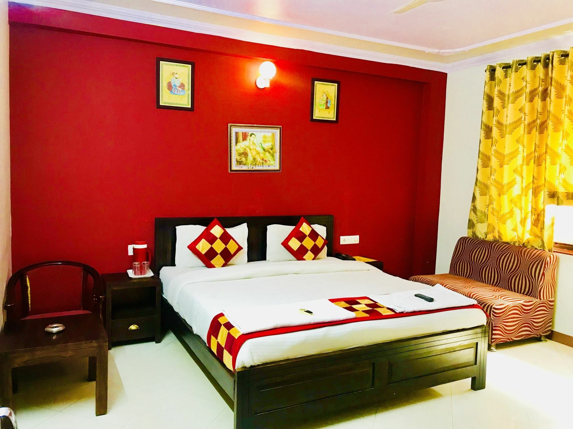 Classic Near Train Station Hotel 3*