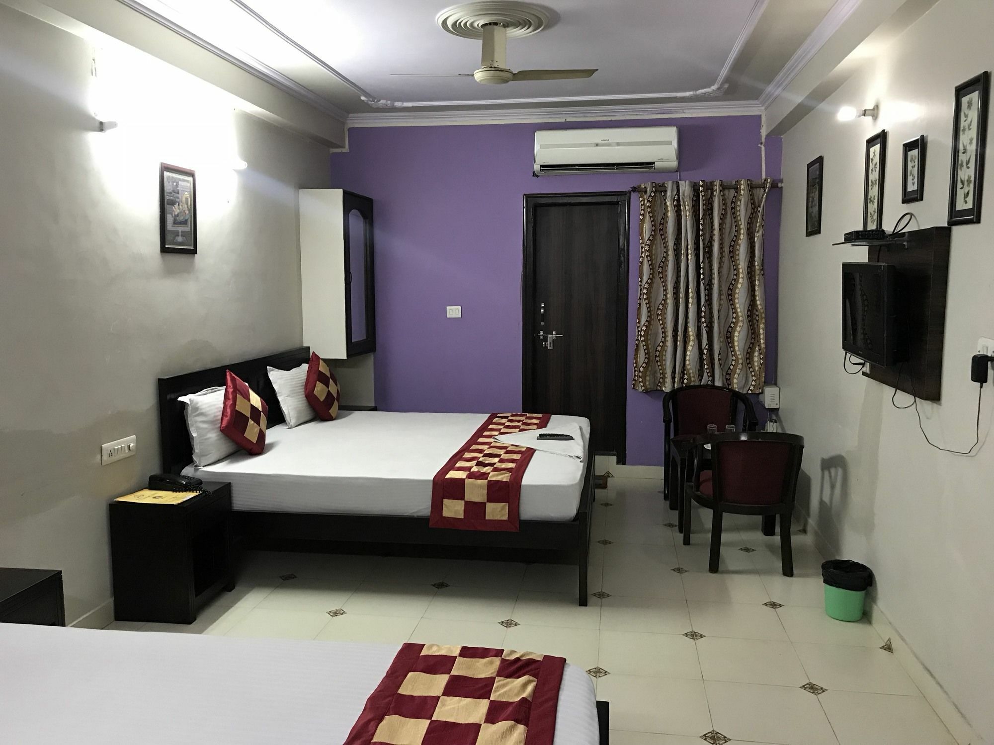 Hotel Classic Near Train Station 3*