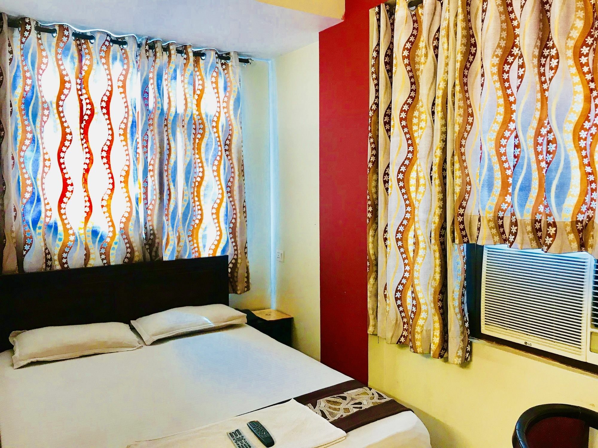 Hotel Classic Near Train Station