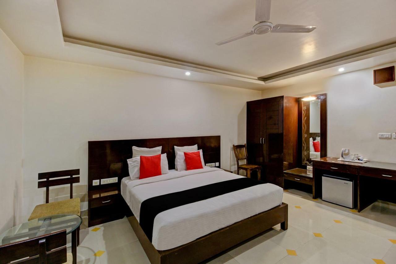 Capital O 11744 Heritage Heights Hotel