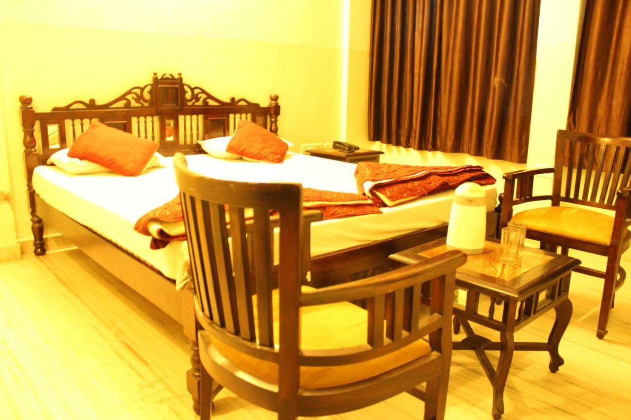 Chit 2* Jaipur