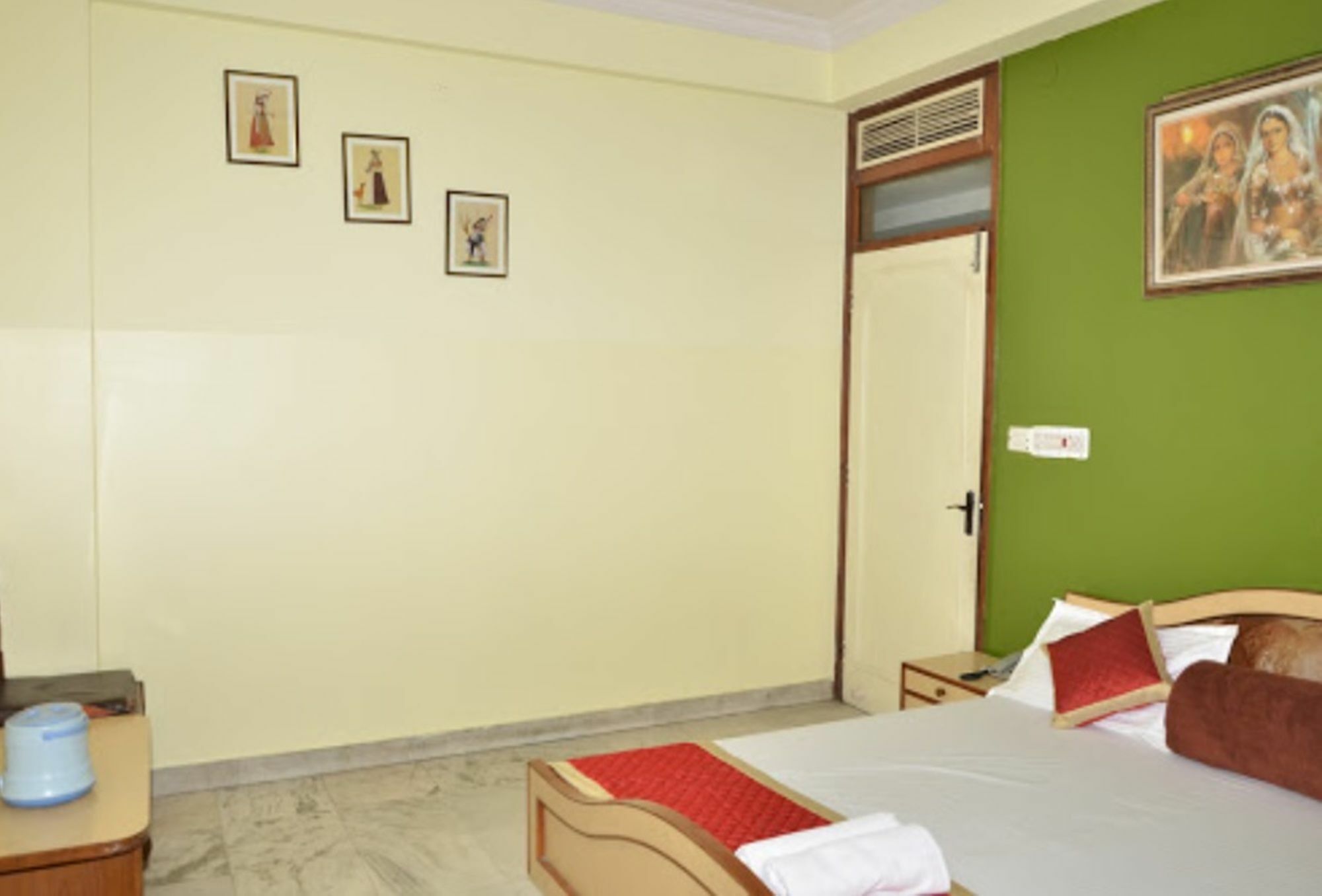 Padmini Palace Hotel 2*