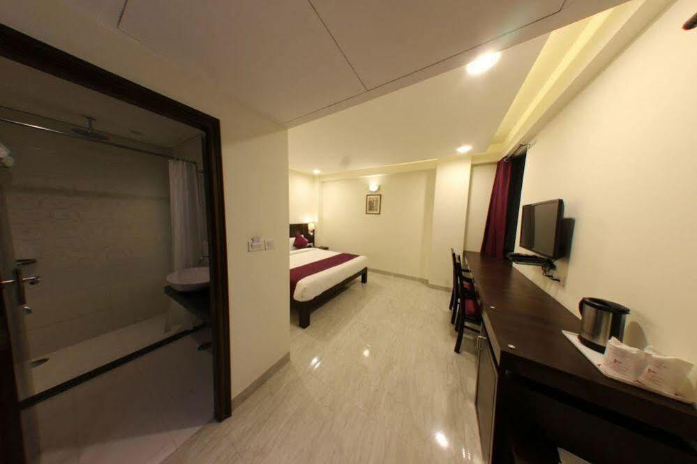 Fabhotel Radiant Star Lalkothi Hotel 3*