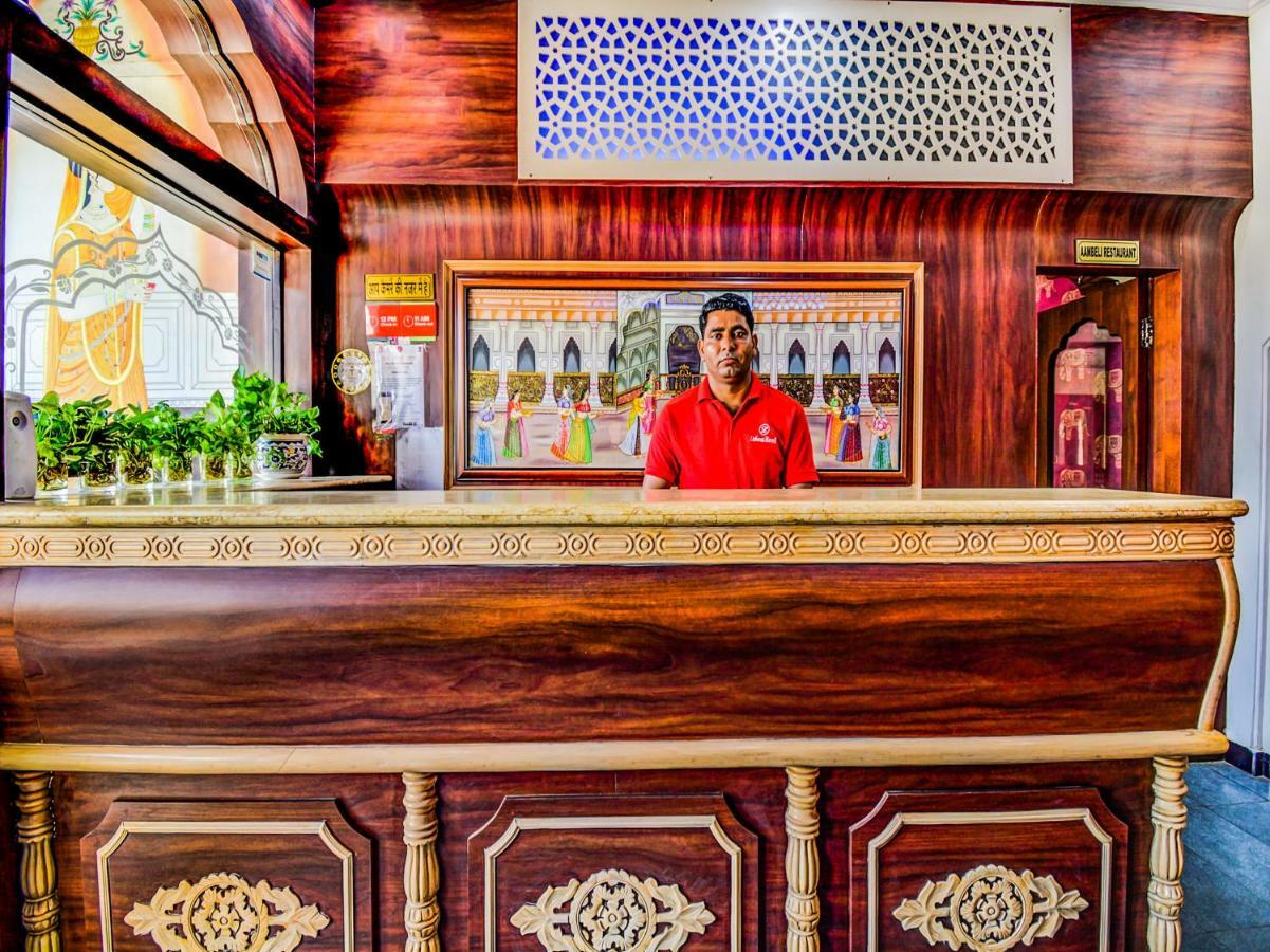 Oyo 22400 Lichana Haveli