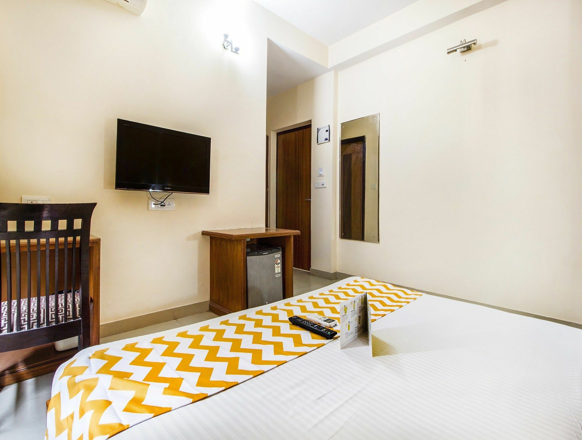 Fabhotel Royal Residency Airport Hotel