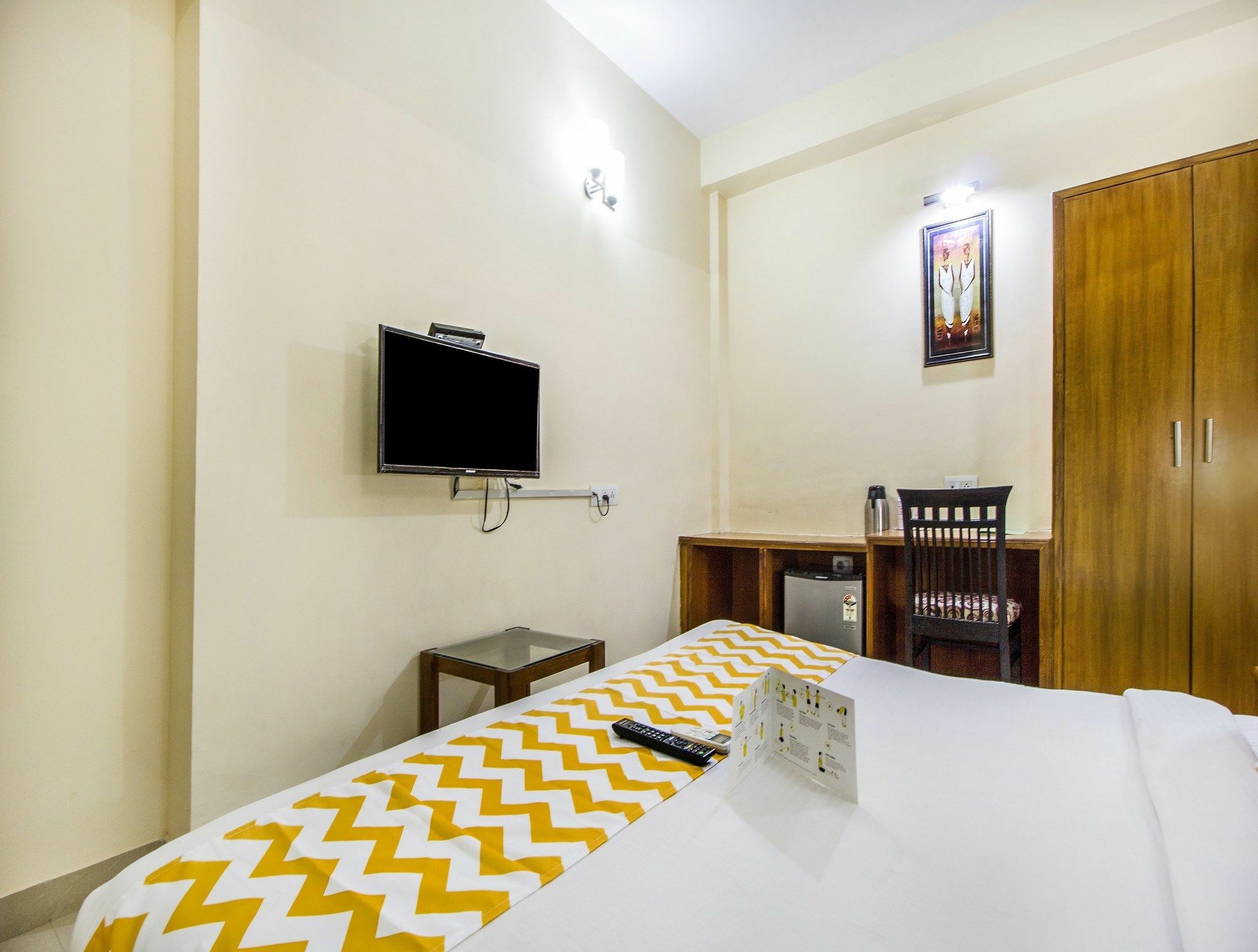 Hotel Fabhotel Royal Residency Airport