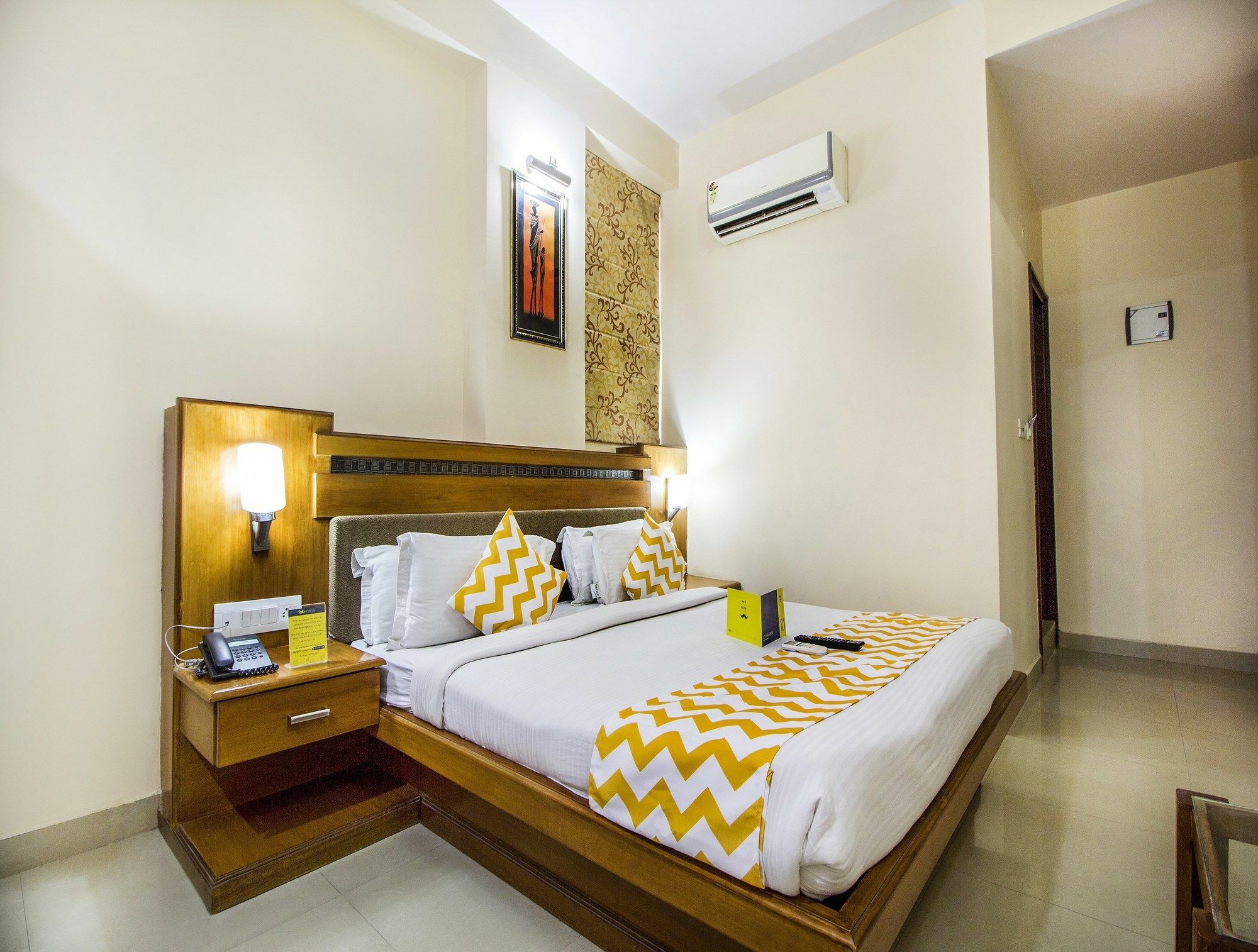 Fabhotel Royal Residency Airport