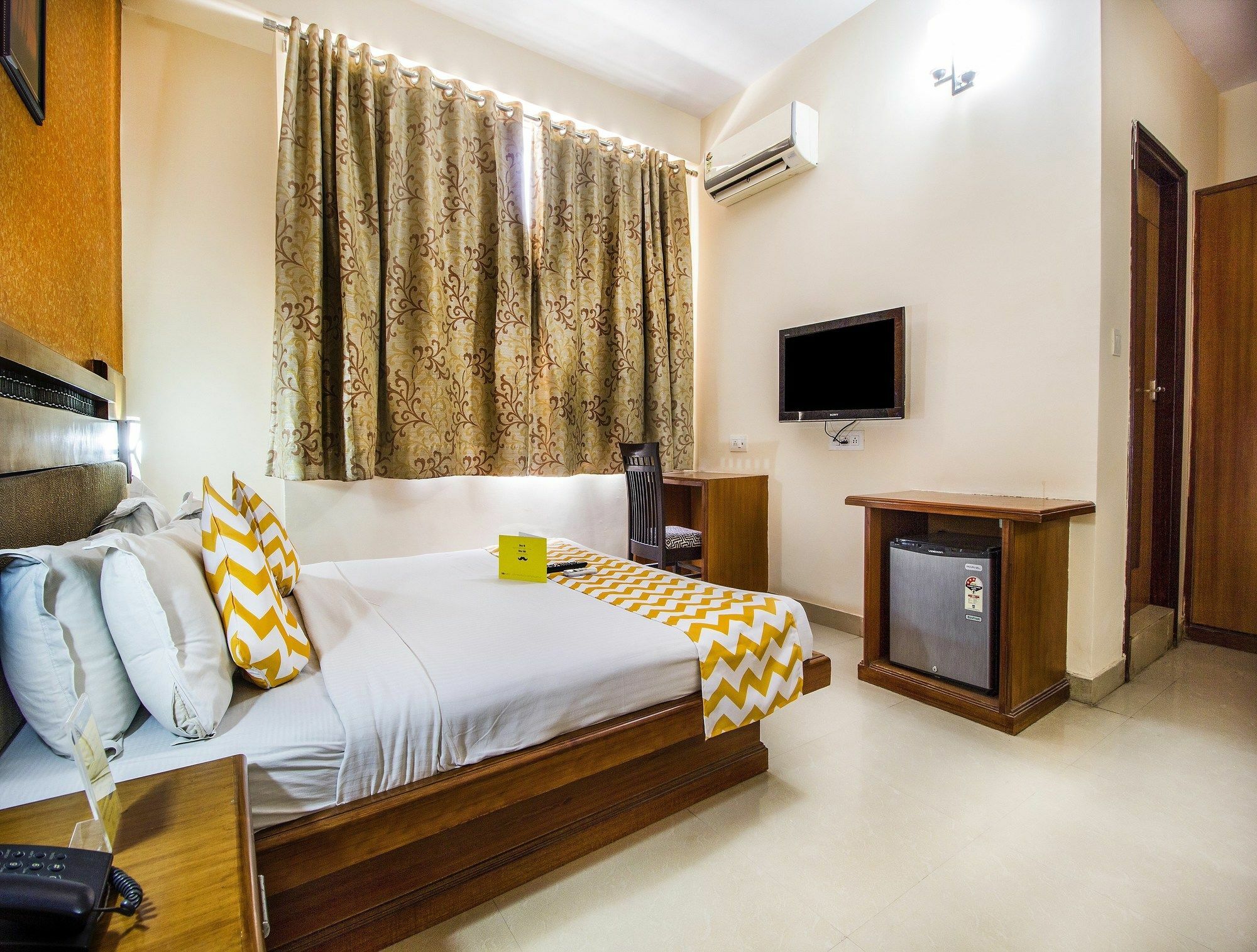 Hotel Fabhotel Royal Residency Airport