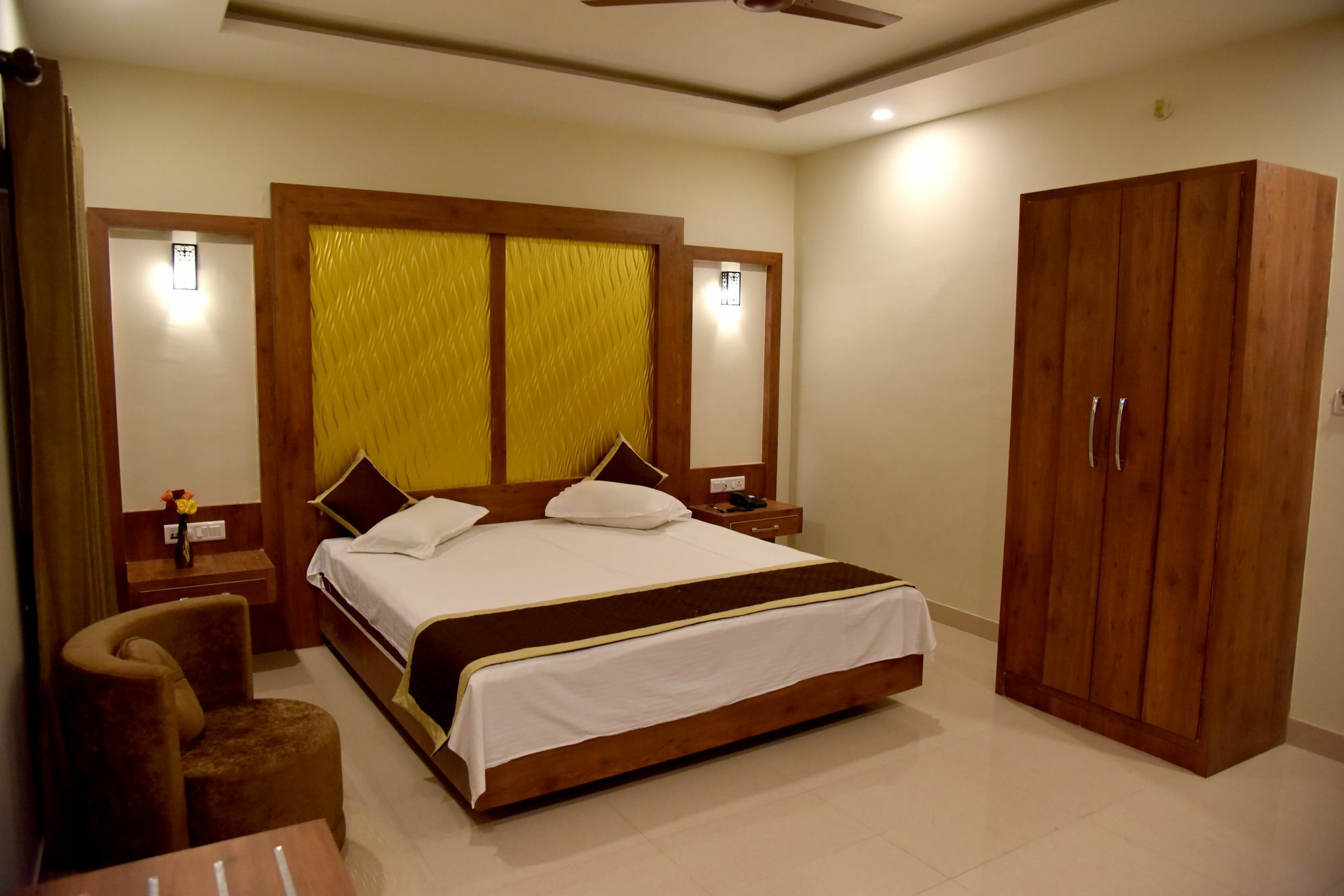 Triveni Residency 3*