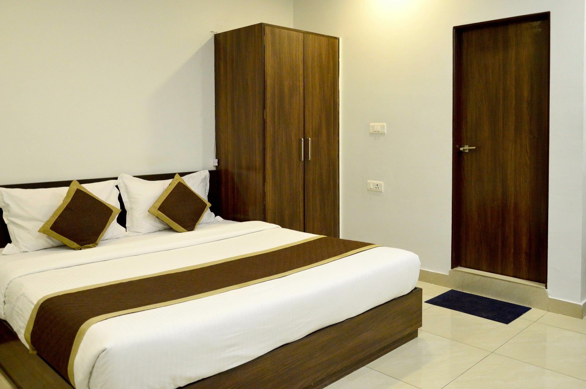 Oyo 6697 Lemon Hotel 2*