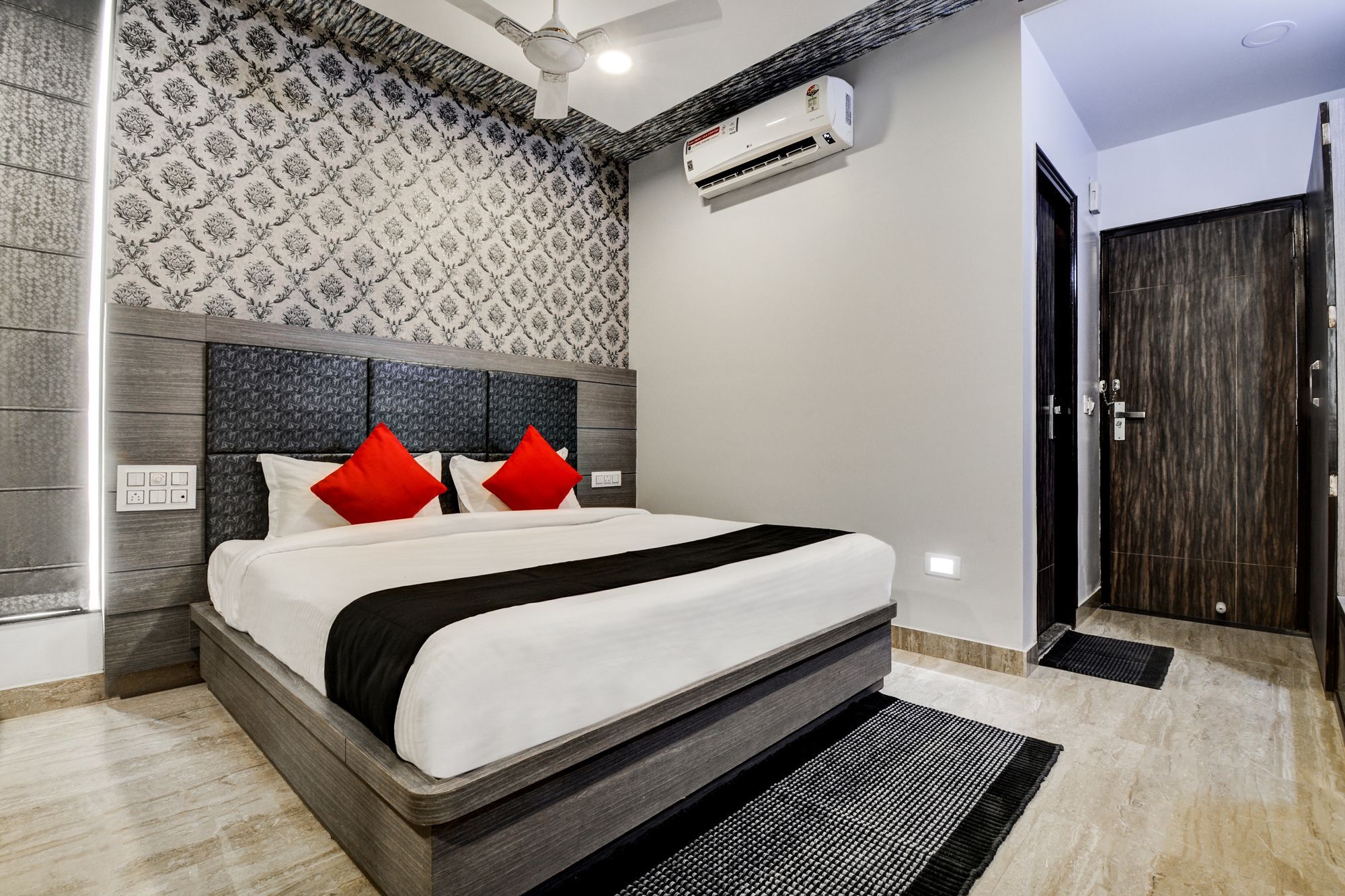 Hotel Grand Anshul 3*