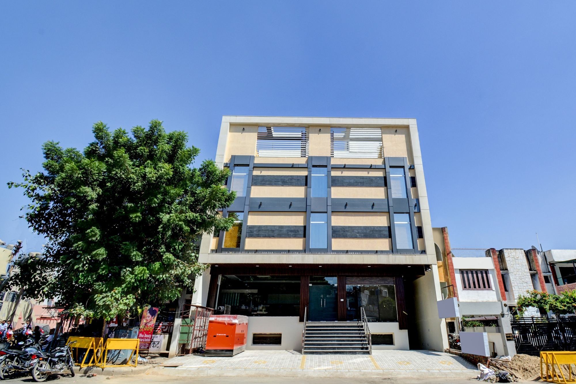 Grand Anshul Hotel 3*