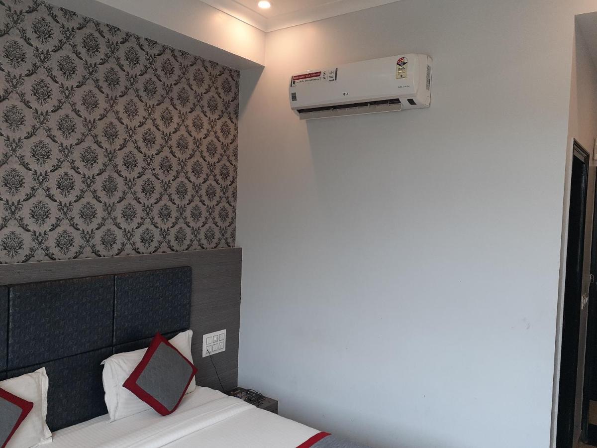 Hotel Grand Anshul 3*